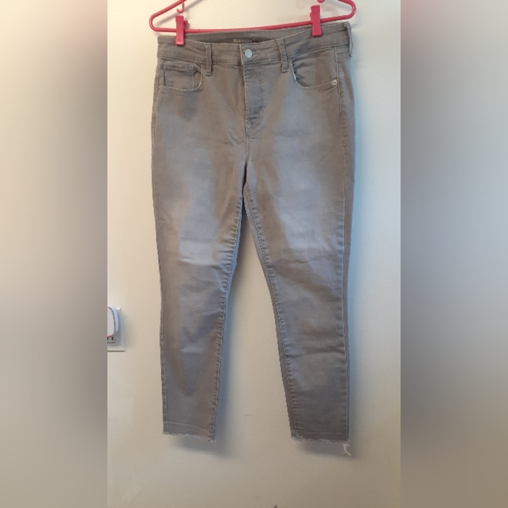 Light grey Old Navy jeans - size 10